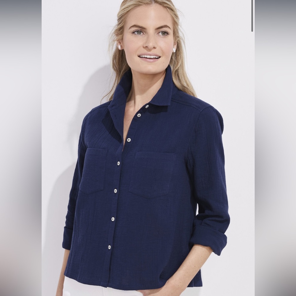 Like New Vineyard Vines Breezy Button Down